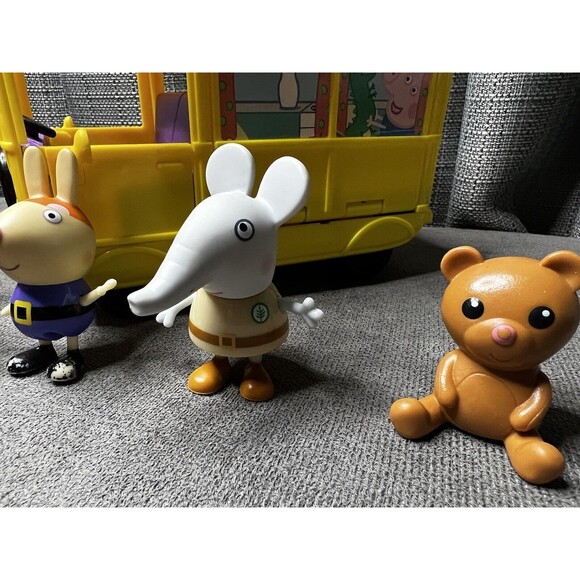 Peppa Pig Yellow Minivan Mini Camper Van Bus Jazwares Figures Lot - Picture 5 of 13